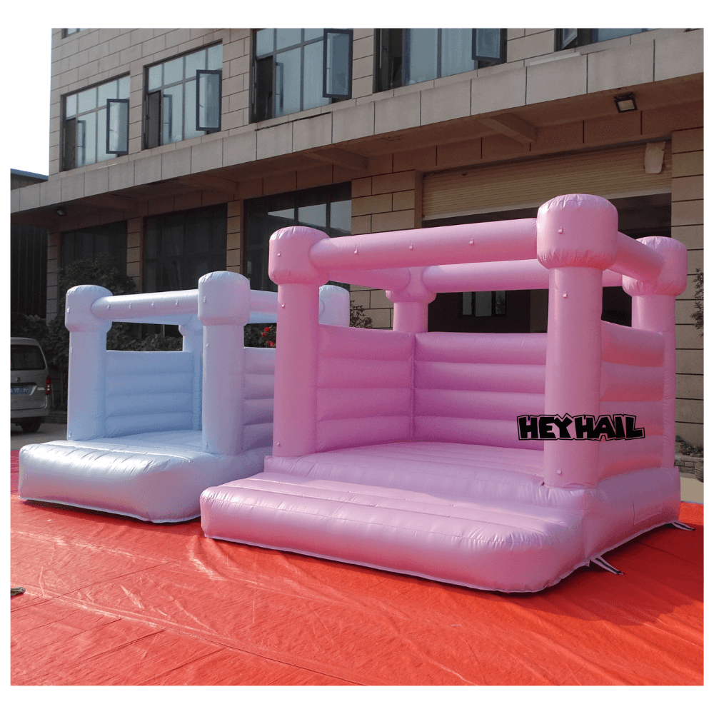 Inflatable bouncing castle