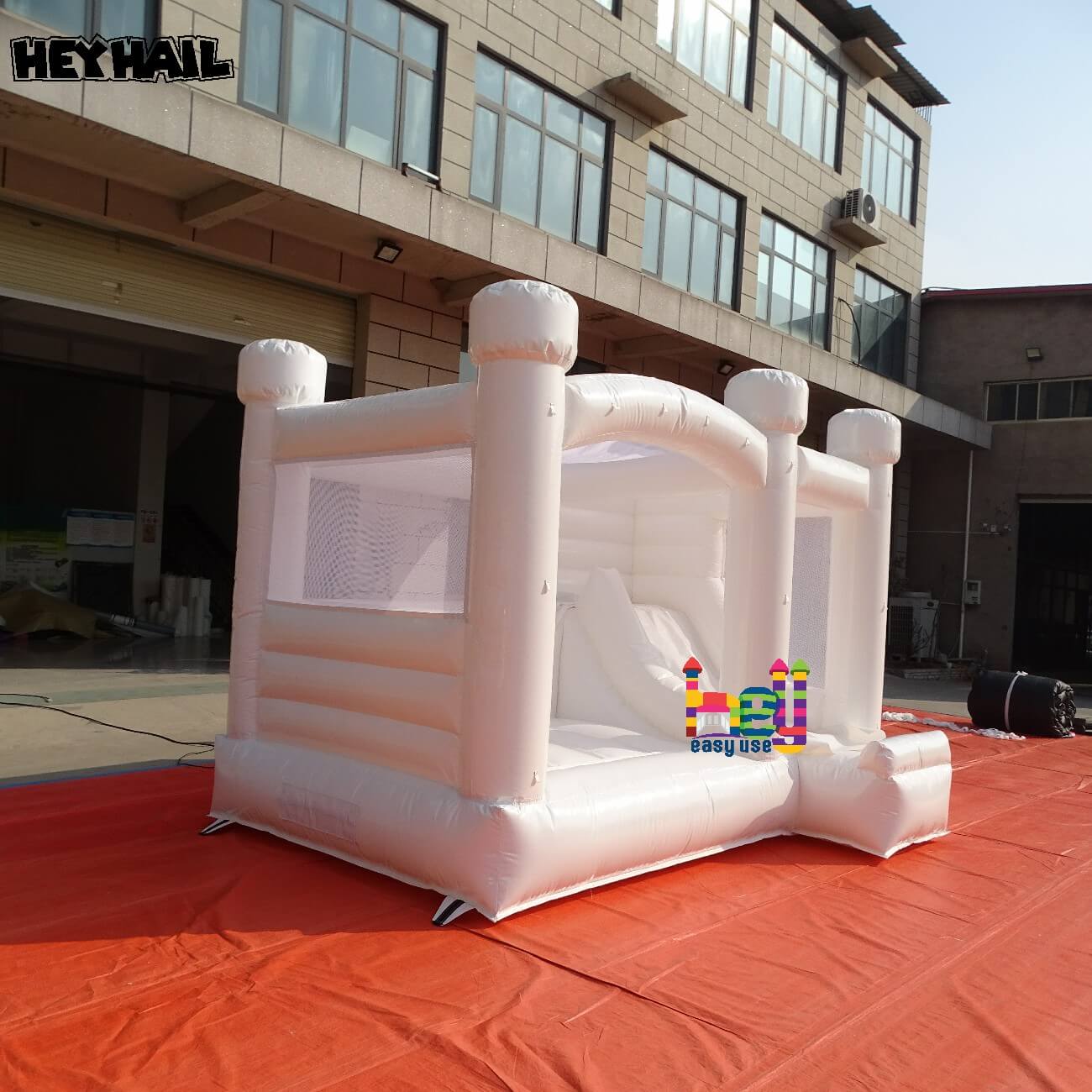 Commercial grade white bounce castle inflatable for sale