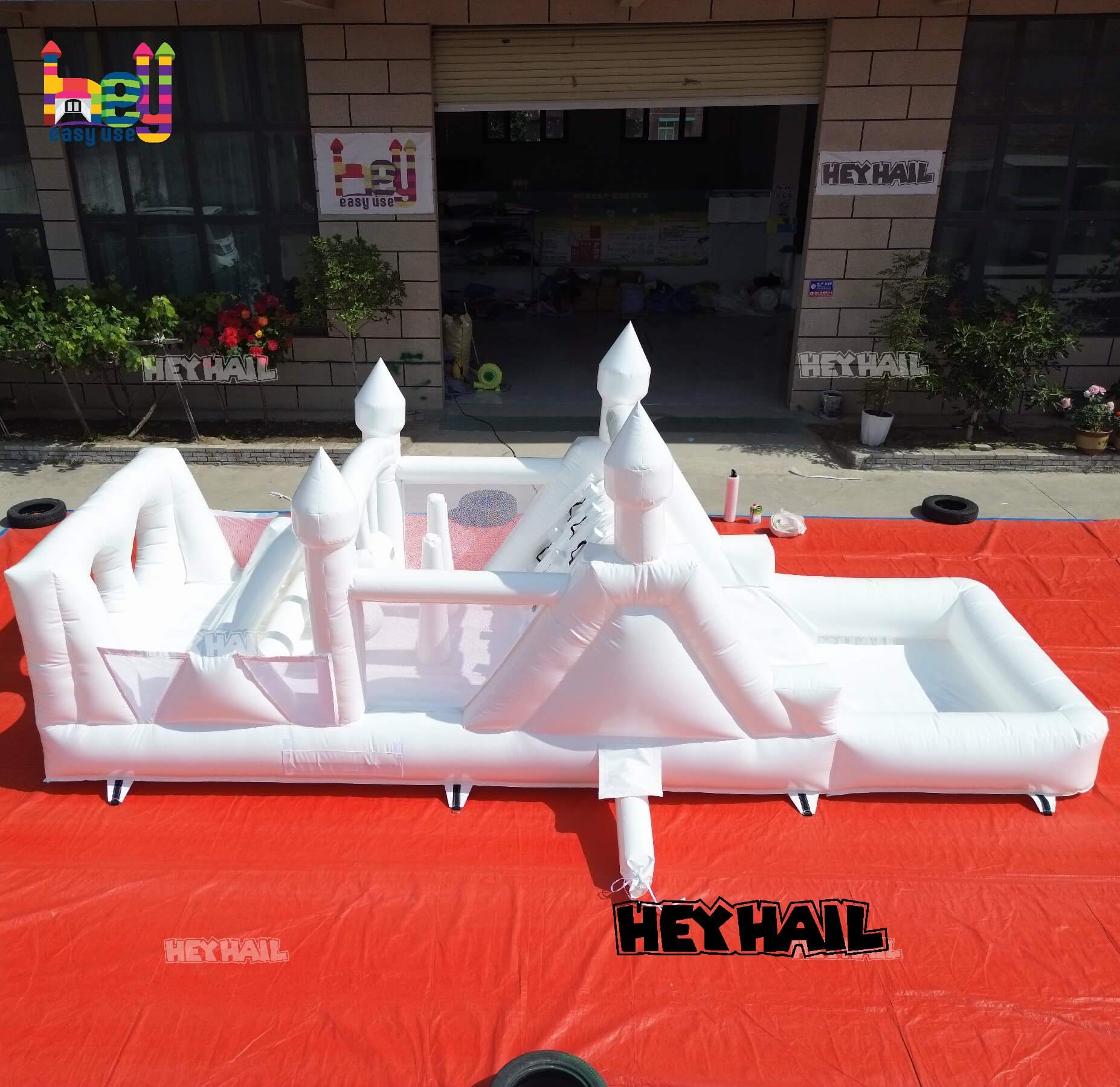 popular inflatable white obstacle bounce house on sale